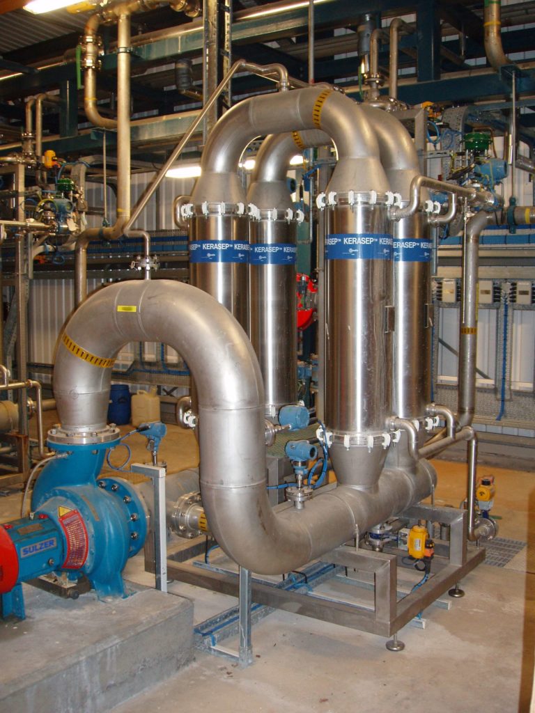 Membrane water filtration unit in a plant